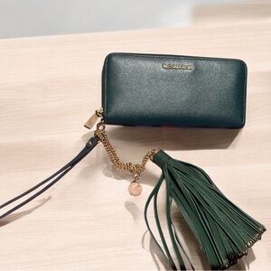 Michael Kors large green zip around wallet EUC
